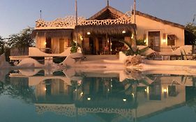 Bakuba Lodge - Le Petit Hotel Du Voyageur